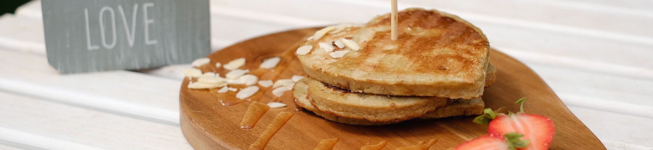 protein-pancakes-ronis-deli-strawberry-homemade