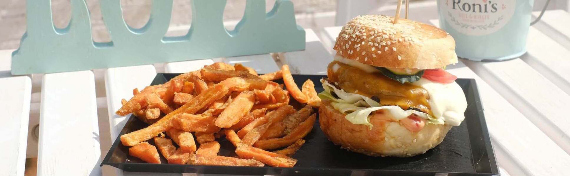 veggie-burger-ronis-deli-burgers-playa-den-bossa